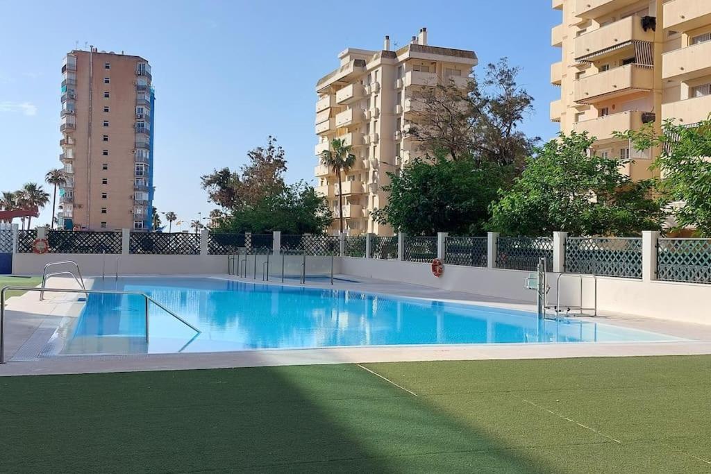 Апартаменти Elegante Alojamiento Con Piscina A 200 M Del Mar. Бенальмадена Екстер'єр фото
