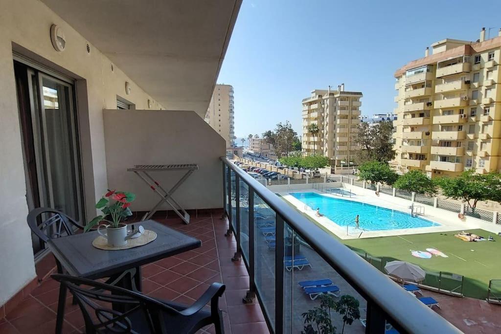 Апартаменти Elegante Alojamiento Con Piscina A 200 M Del Mar. Бенальмадена Екстер'єр фото