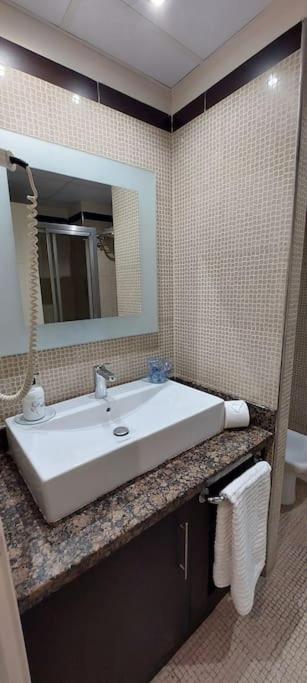 Апартаменти Elegante Alojamiento Con Piscina A 200 M Del Mar. Бенальмадена Екстер'єр фото