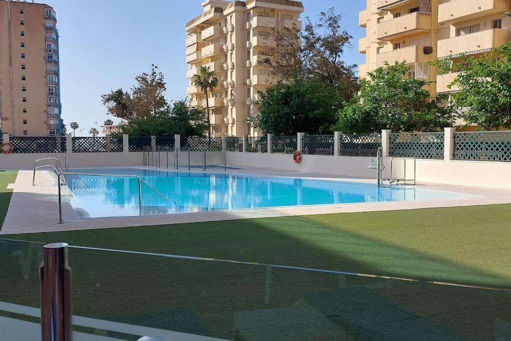 Апартаменти Elegante Alojamiento Con Piscina A 200 M Del Mar. Бенальмадена Екстер'єр фото