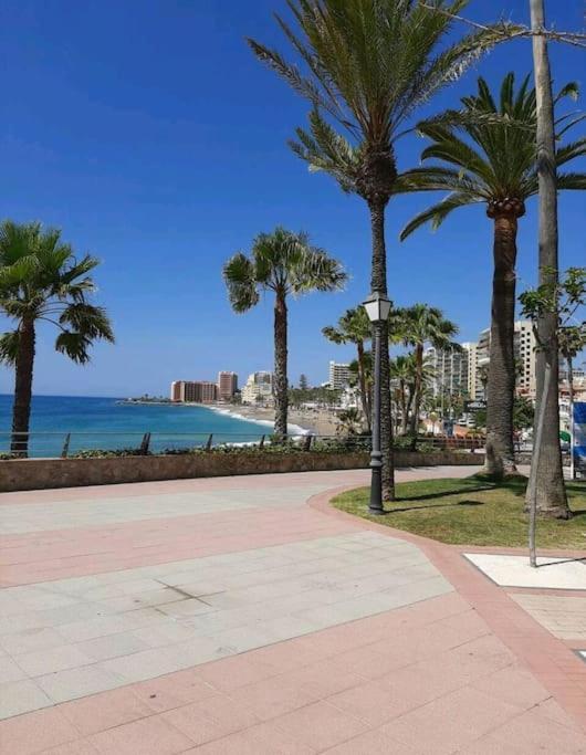 Апартаменти Elegante Alojamiento Con Piscina A 200 M Del Mar. Бенальмадена Екстер'єр фото